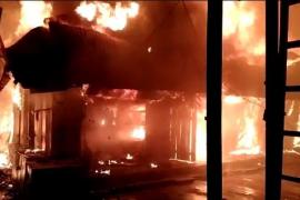 দাও দাও কৈ জ্বলি উঠিল তেজপুৰ চক বজাৰ 