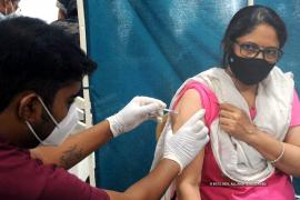 দুয়ো পালি প্ৰতিষেধক গ্ৰহণ কৰা কৰ্মচাৰীক আজিৰা পৰা কাৰ্যালয়ত উপস্থিত হোৱাৰ নিৰ্দেশ 