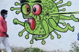 মানুহৰ ঘৰে-ঘৰে 'ভেকচিন মেন'