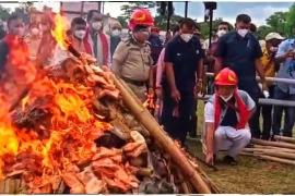 Assam Chief Minister Dr. Himanta Biswa Sarma burns seized drugs in Diphu
