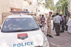 পঞ্জাৱৰ গুৰদছপুৰ জিলাত এজন লোকে নিৰ্মমভাৱে হত্যা কৰিলে এটা পৰিয়ালৰে ৪জন লোকক