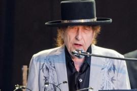 Bob Dylan sued for allegedly sexually abusing 12-year-old girl