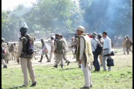 Hot conditions on evicted land in Garukti, police attacked with weapons in hand... 