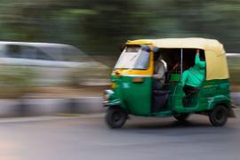 Crorepati’s wife runs away with rickshaw driver carrying Rs 47 lakh in cash