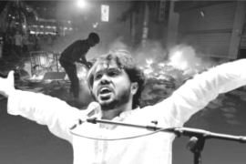 छात्र नेता शरीफ उस्मान हादी की मौ*त के बाद देशभर में उग्र प्रदर्शन