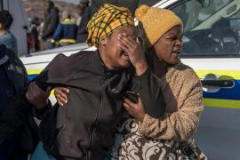 Nine Killed, 10 Injured in South Africa Shooting, Police Hunt Suspects
