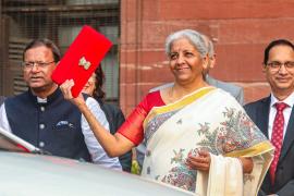 क्या वित्त मंत्री निर्मला सीतारमण करदाताओं को और बड़ा कर राहत पैकेज देंगी?