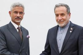 ईरान में बढ़ते तनाव के बीच जयशंकर–अराघची की अहम बातचीत, भारत ने नागरिकों को ईरान यात्रा से बचने की दी सलाह