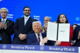 ট্রাম্পের ‘বোর্ড অফ পিস’-এর সূচনায় পাকিস্তান-সহ ১৯ দেশ, কারা এলেন আর কারাই বা থাকলেন বাইরে?