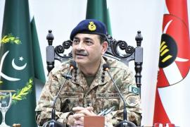 आसिम मुनीर ने पाकिस्तान में स्वागत किया बांग्लादेशी सेना का; क्या मुनीर भारत के खिलाफ तीन मोर्चों वाली जं/ग की योजना बना रहे हैं?