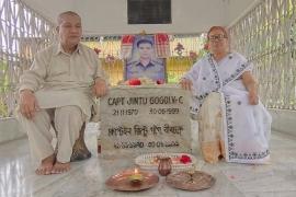 कैप्टन जिंतु गोगोई के माता-पिता ने गौरव गोगोई के पाकिस्तान दौरे पर जताई नाराज़गी