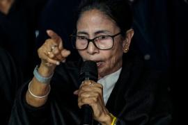 সুপ্রিম কোর্টে স্বস্তি মমতা বন্দ্যোপাধ্যায়ের, নির্বাচন কমিশনকে নোটিস দিয়ে ‘সংবেদনশীলতা’র বার্তা শীর্ষ আদালতের