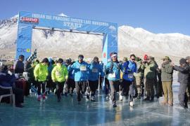 लद्दाख में 14,000 फीट की ऊंचाई पर पांगोंग फ्रोजन लेक मैराथन में भारतीय सेना का दबदबा