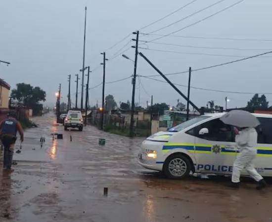 বড়দিনের আগেই র*ক্তা*ক্ত হা*মলা! জোহানেসবার্গে ব*ন্দু*কবাজের গু*লিতে মৃ*ত ১০ জন