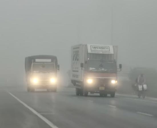 কলকাতার একাধিক গুরুত্বপূর্ণ রাস্তায় কুয়াশা সতর্কতা, গাড়িচালকদের জন্য ৬ দফা নির্দেশিকা পুলিশের