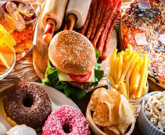 চিপস-কোল্ড ড্রিঙ্কসের বিজ্ঞাপনে কড়া লাগাম? কেন্দ্রের ইঙ্গিতে বাড়ছে জল্পনা