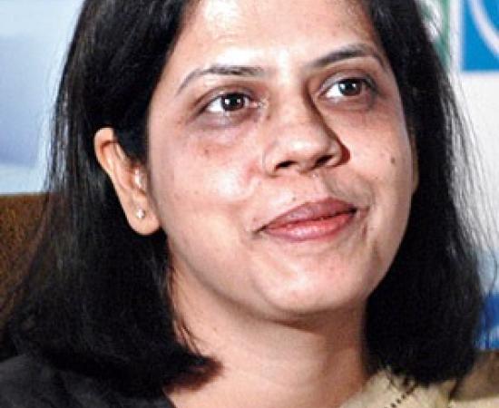 মন্ত্রী-রাজভবন সংঘাত পেরিয়ে নবান্নের শীর্ষে: রাজ্যের প্রথম মহিলা মুখ্যসচিব নন্দিনী চক্রবর্তী