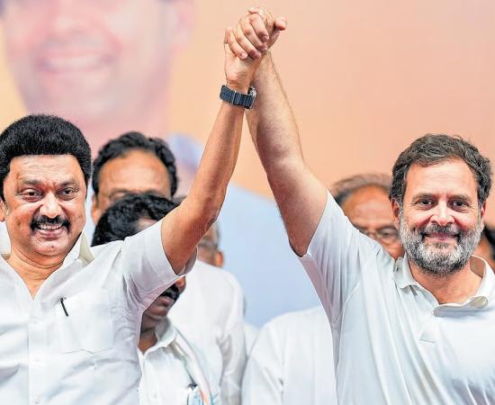 DMK के 32 सीटों के प्रस्ताव से कांग्रेस असंतुष्ट, राहुल गांधी के सामने TVK से गठबंधन का विकल्प रखेगी तमिलनाडु कांग्रेस