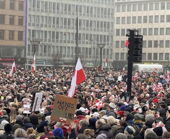ग्रीनलैंड में ट्रंप के अधिग्रहण बयानों के खिलाफ प्रधानमंत्री के नेतृत्व में बड़ा विरोध प्रदर्शन