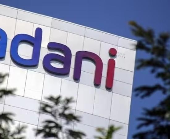 WEF 2026 में अडानी समूह का महाराष्ट्र में बड़ा निवेश ऐलान, 66 अरब डॉलर की योजना पेश
