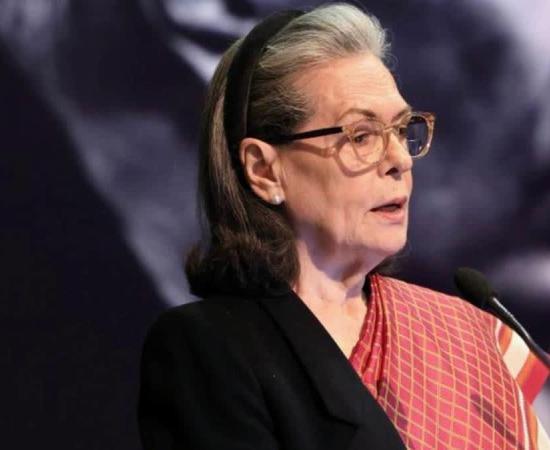 সোনিয়া গান্ধীর নাগরিকত্ব-ভোটার তালিকা বিতর্ক! আদালতে জমা দিলেন লিখিত জবাব