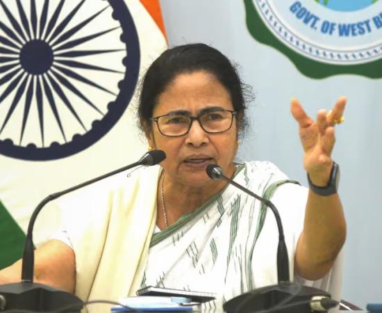 কেরলের নাম পরিবর্তন ইস্যুতে কেন্দ্রকে কটাক্ষ মমতার, ‘বিজেপি–সিপিএম সমঝোতা এখন প্রকাশ্য’