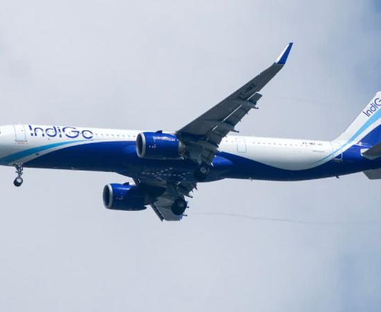 तकनीकी खराबी और वीज़ा दिक्कत से इंडिगो फ्लाइट 4 घंटे लेट, 200 यात्री विमान में ही फंसे रहे
