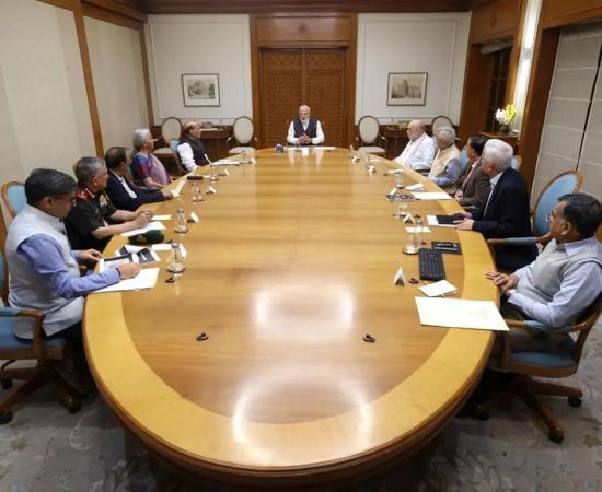 পশ্চিম এশিয়ার পরিস্থিতি অত্যন্ত উদ্বেগজনক: আটকে পড়া ভারতীয়দের নিরাপত্তা নিয়ে চিন্তিত মোদী